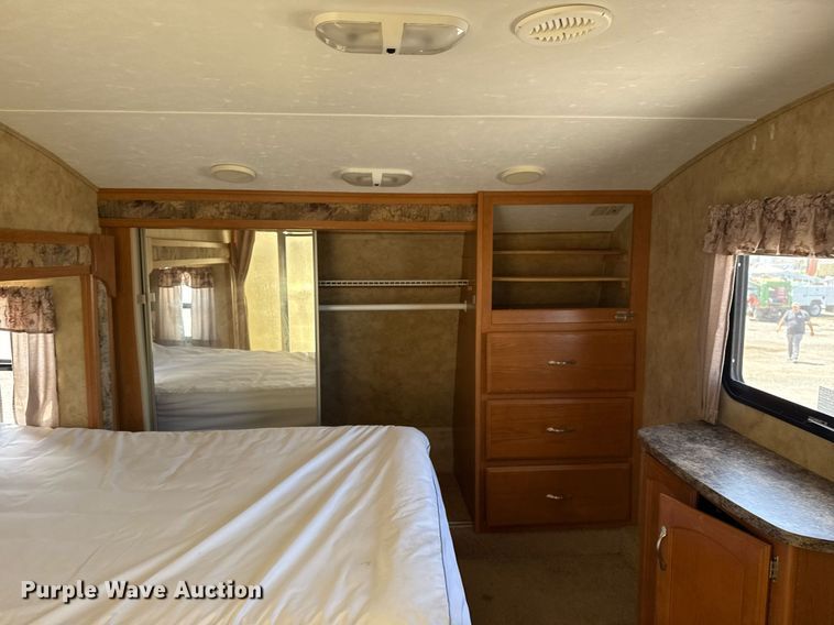 image for item EG5986 2008 Keystone Cougar camper