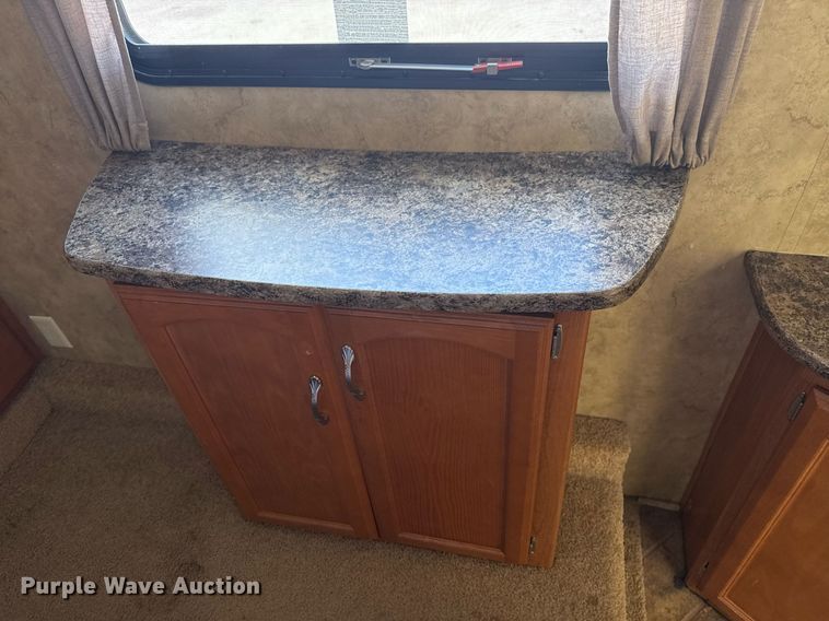 image for item EG5986 2008 Keystone Cougar camper