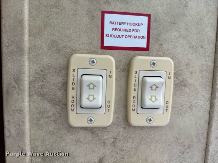 image for item EG5986 2008 Keystone Cougar camper