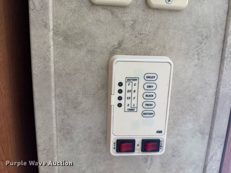 image for item EG5986 2008 Keystone Cougar camper