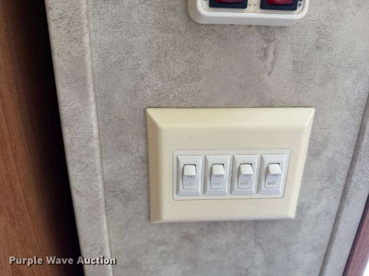 image for item EG5986 2008 Keystone Cougar camper