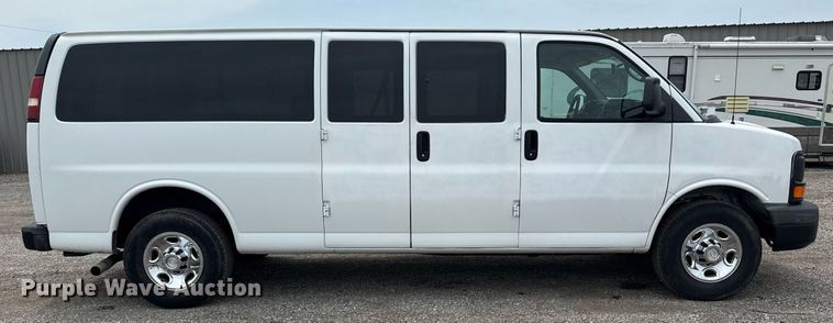 image for item EG6028 2015 Chevrolet Express 3500 van