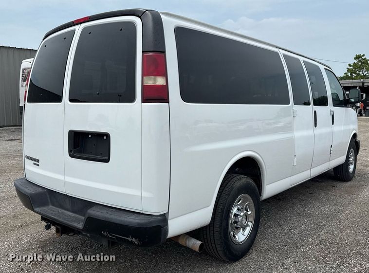 image for item EG6028 2015 Chevrolet Express 3500 van