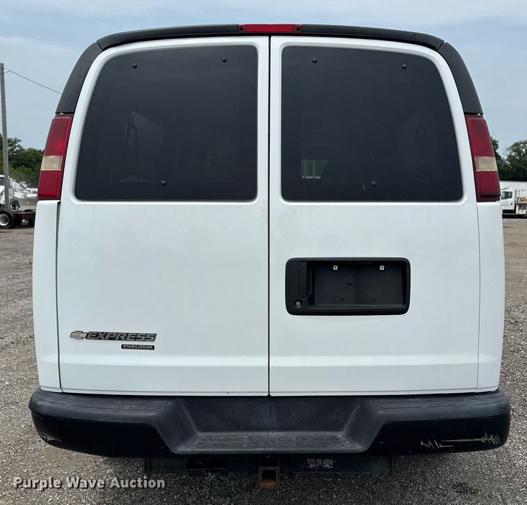image for item EG6028 2015 Chevrolet Express 3500 van