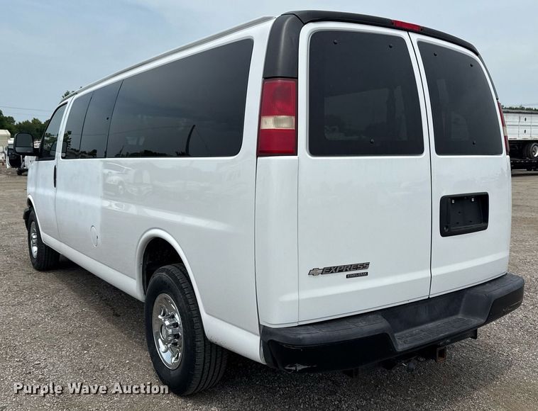 image for item EG6028 2015 Chevrolet Express 3500 van