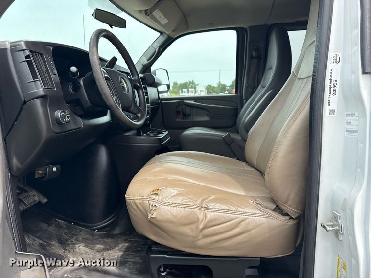 image for item EG6028 2015 Chevrolet Express 3500 van