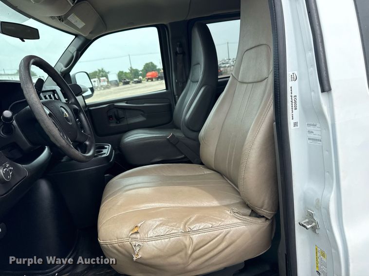image for item EG6028 2015 Chevrolet Express 3500 van