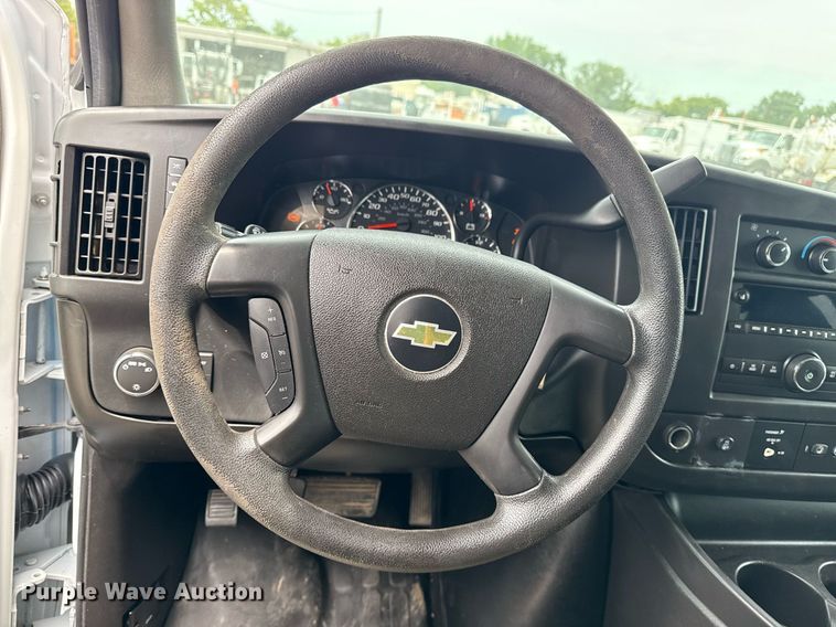 image for item EG6028 2015 Chevrolet Express 3500 van