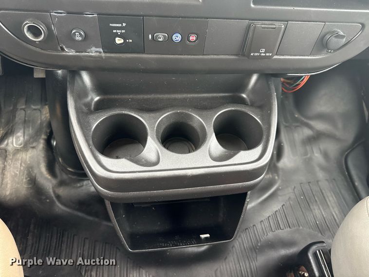 image for item EG6028 2015 Chevrolet Express 3500 van