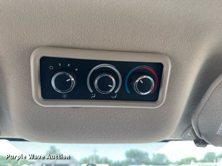 image for item EG6028 2015 Chevrolet Express 3500 van