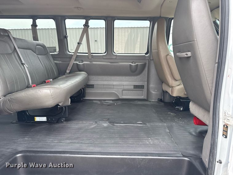 image for item EG6028 2015 Chevrolet Express 3500 van