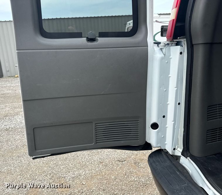 image for item EG6028 2015 Chevrolet Express 3500 van