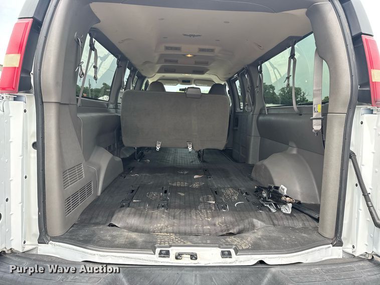 image for item EG6028 2015 Chevrolet Express 3500 van