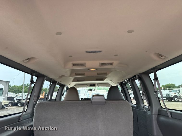 image for item EG6028 2015 Chevrolet Express 3500 van