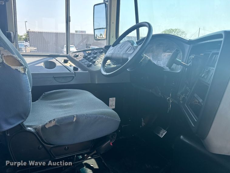 image for item EG6104 2007 International 3000 school bus