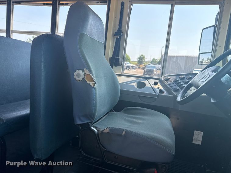 image for item EG6104 2007 International 3000 school bus