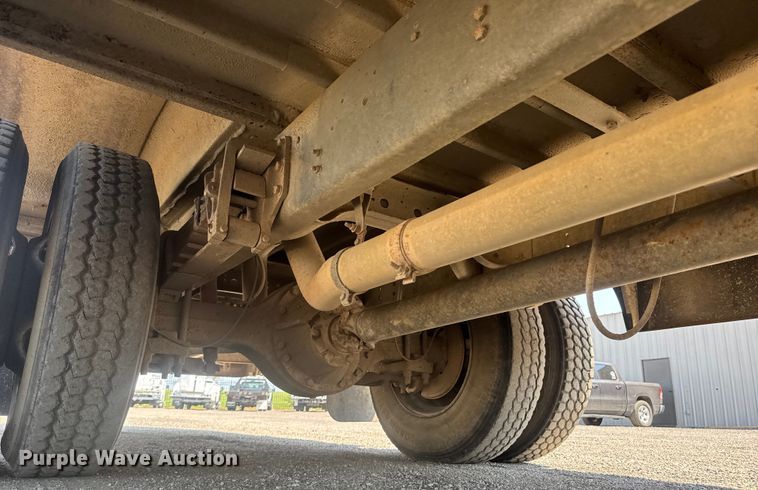 image for item EG6107 2003 International 3800 school bus