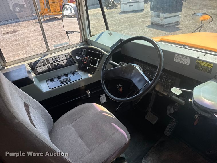 image for item EG6107 2003 International 3800 school bus