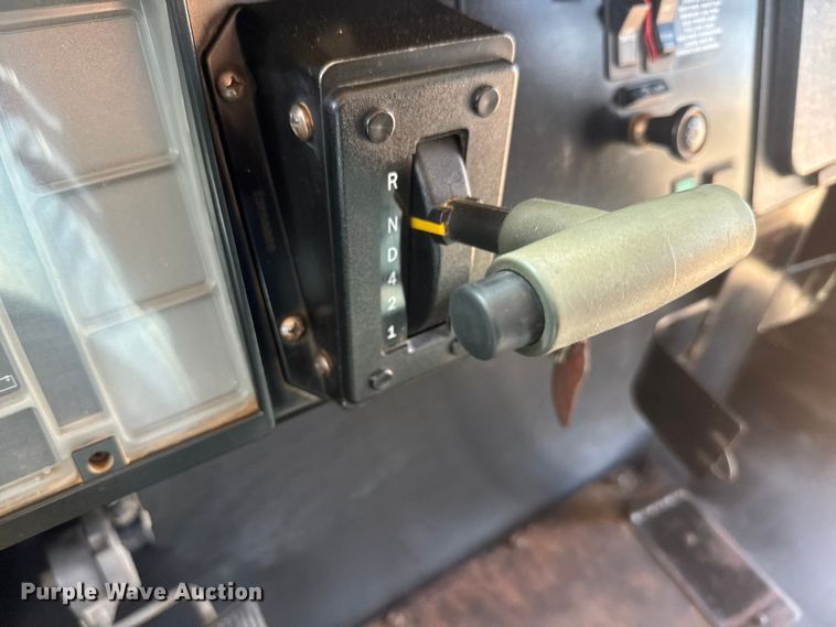 image for item EG6107 2003 International 3800 school bus