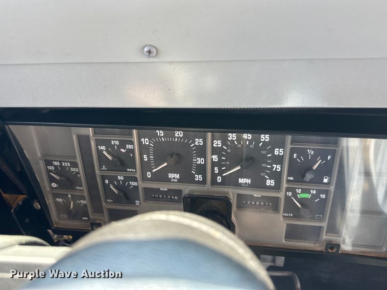 image for item EG6107 2003 International 3800 school bus