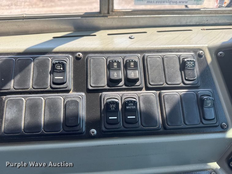 image for item EG6107 2003 International 3800 school bus