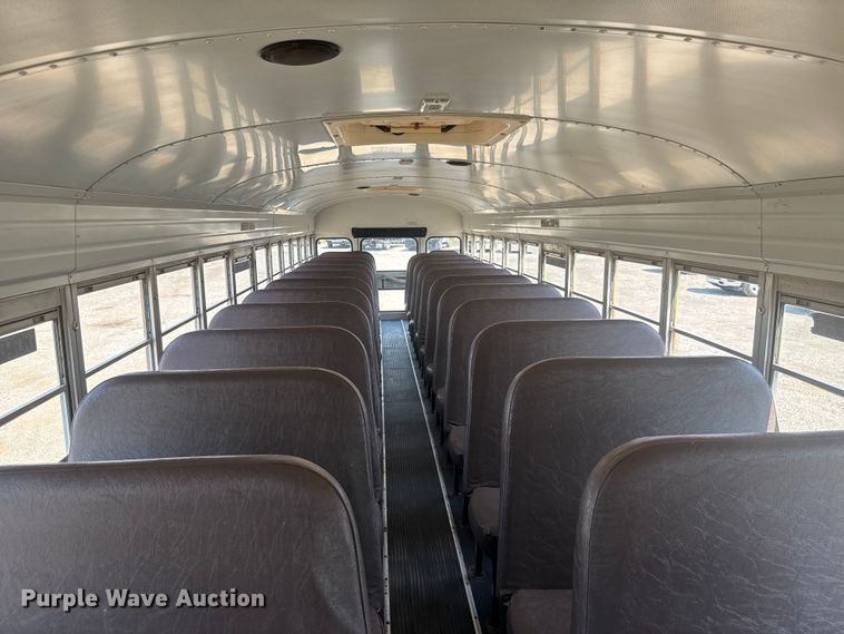 image for item EG6107 2003 International 3800 school bus