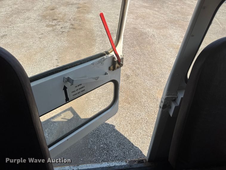 image for item EG6107 2003 International 3800 school bus