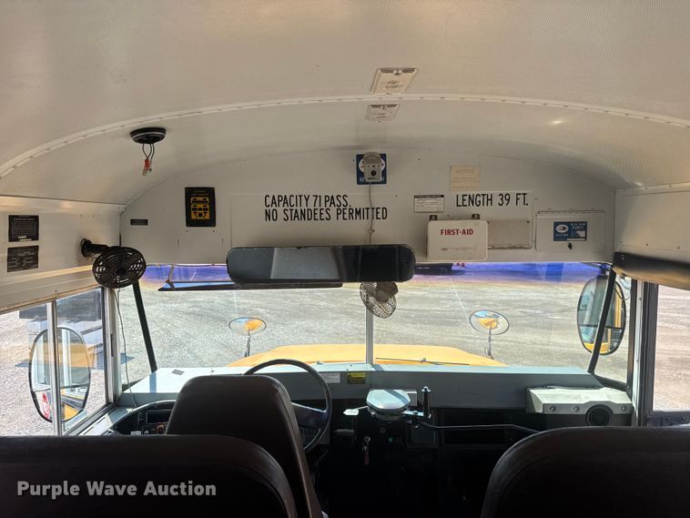 image for item EG6107 2003 International 3800 school bus