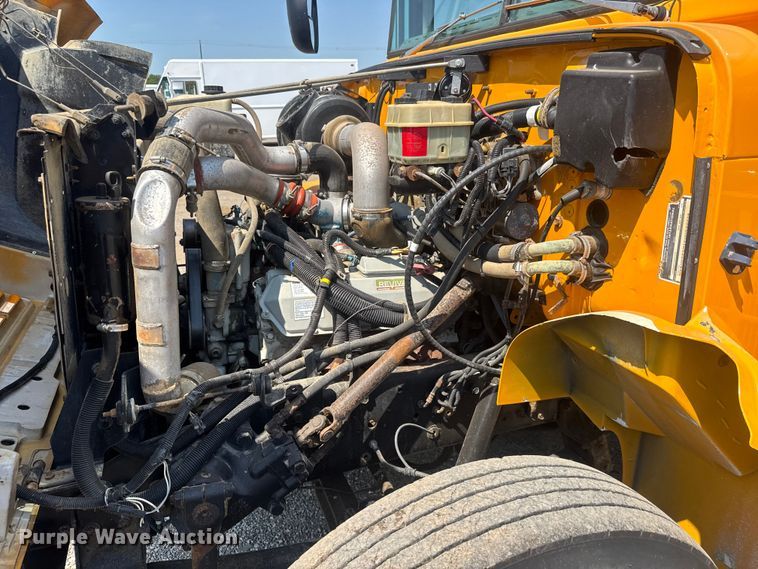 image for item EG6107 2003 International 3800 school bus