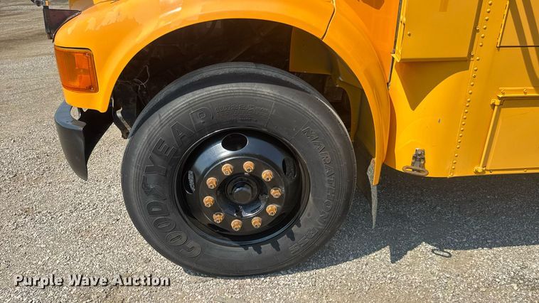 image for item EG6107 2003 International 3800 school bus