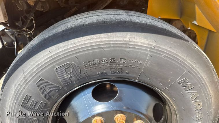 image for item EG6107 2003 International 3800 school bus