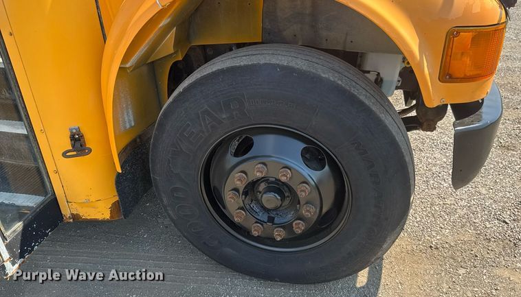 image for item EG6107 2003 International 3800 school bus