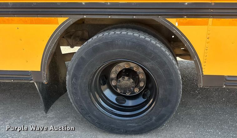 image for item EG6107 2003 International 3800 school bus