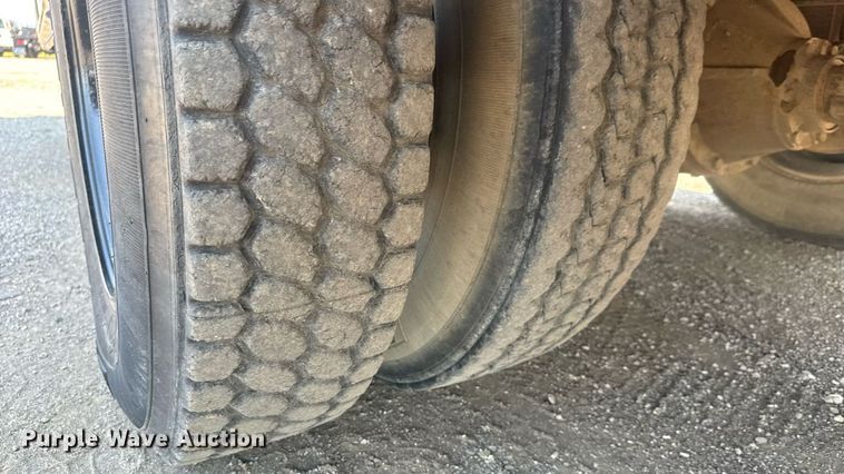 image for item EG6107 2003 International 3800 school bus