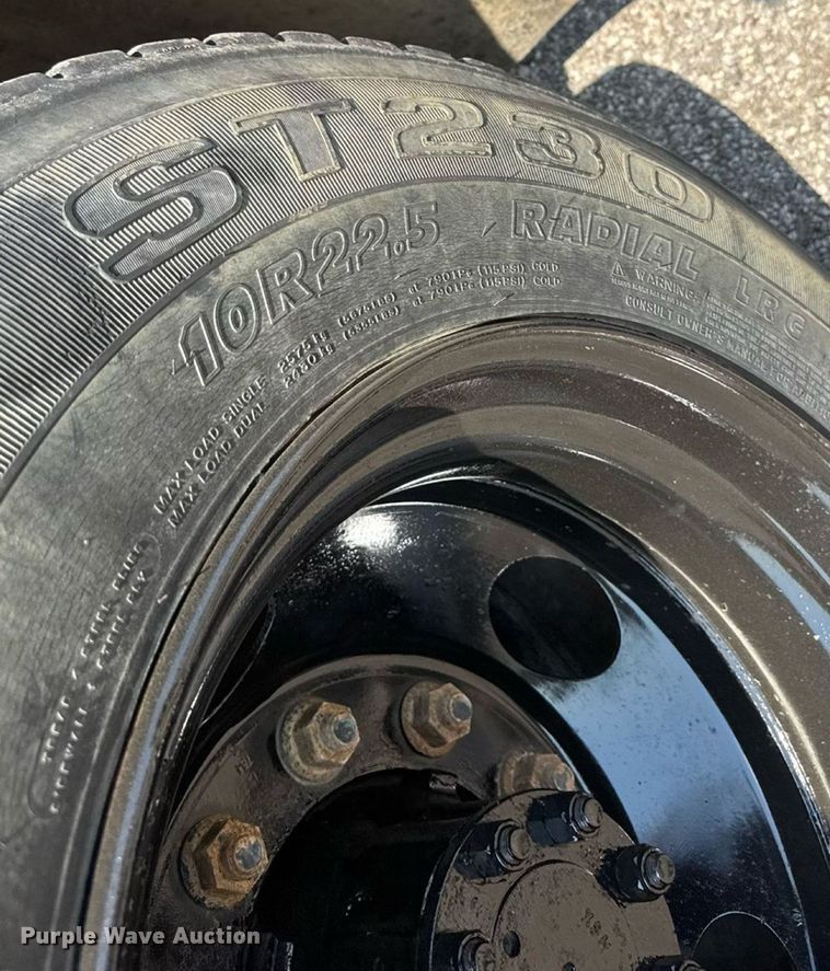 image for item EG6107 2003 International 3800 school bus