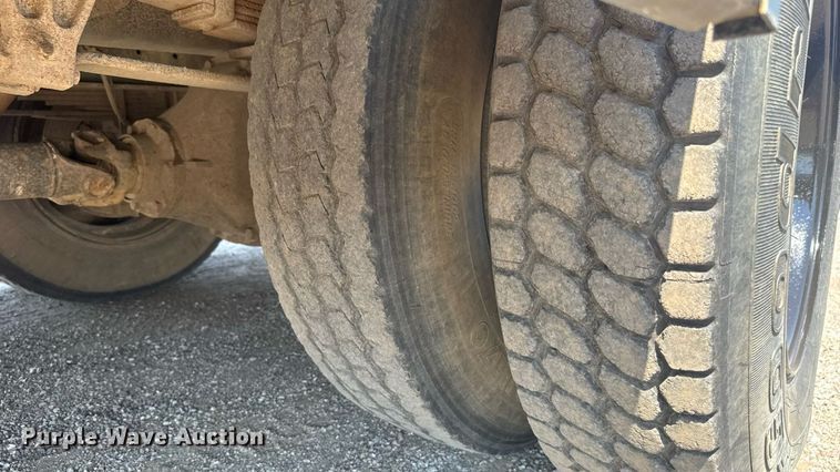 image for item EG6107 2003 International 3800 school bus