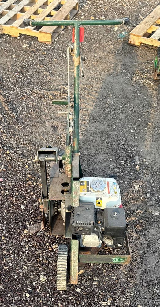 image for item EH7447 TurfCo. 8530 bed edger