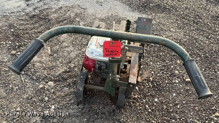 image for item EH7447 TurfCo. 8530 bed edger