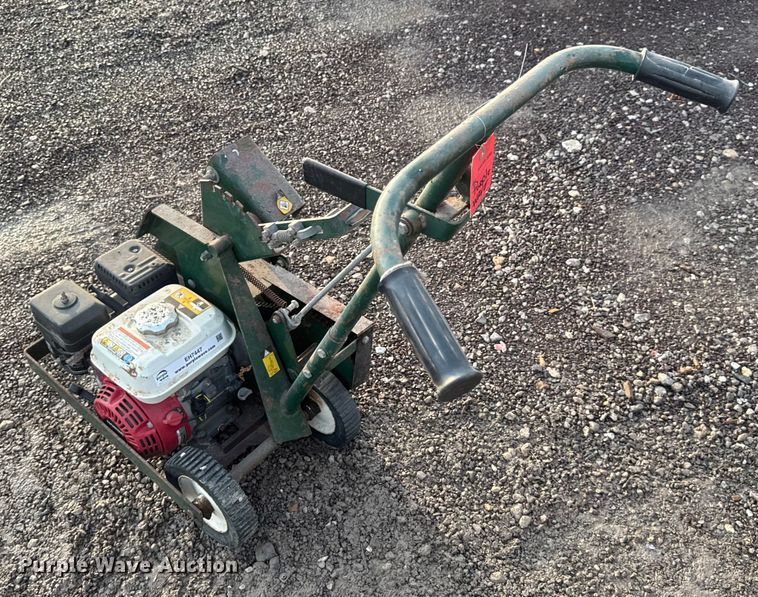 image for item EH7447 TurfCo. 8530 bed edger