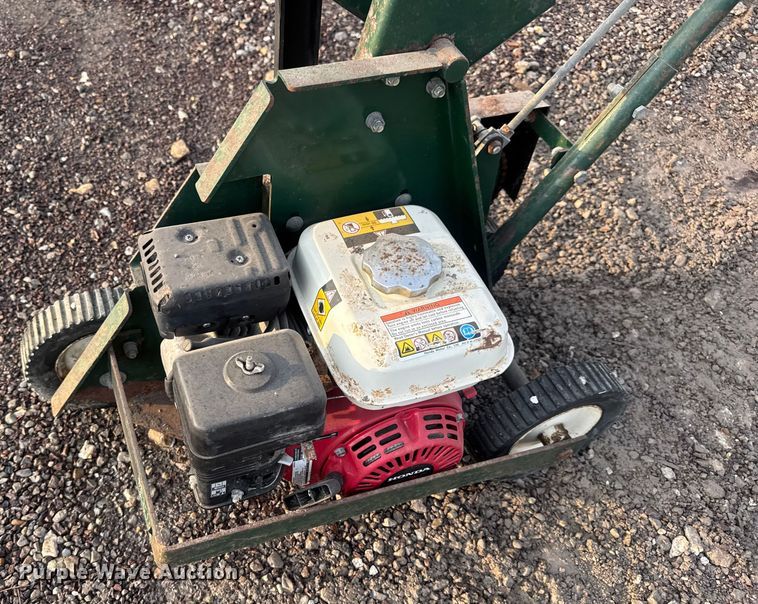 image for item EH7447 TurfCo. 8530 bed edger