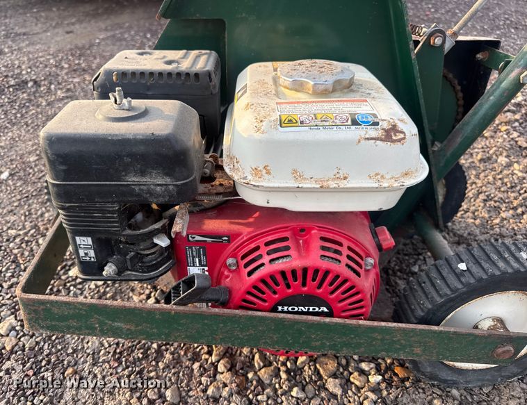 image for item EH7447 TurfCo. 8530 bed edger