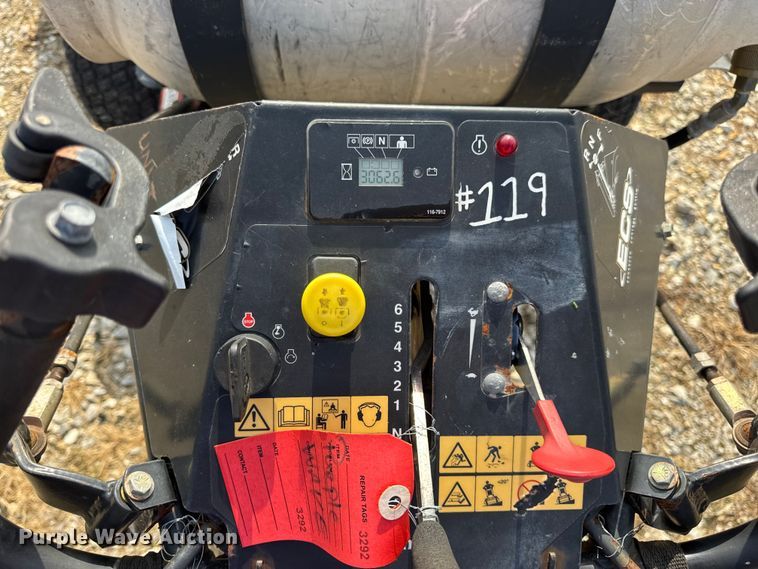 image for item EH7457 eXmark Turf Tracer TTX680PKC60400 lawn mower