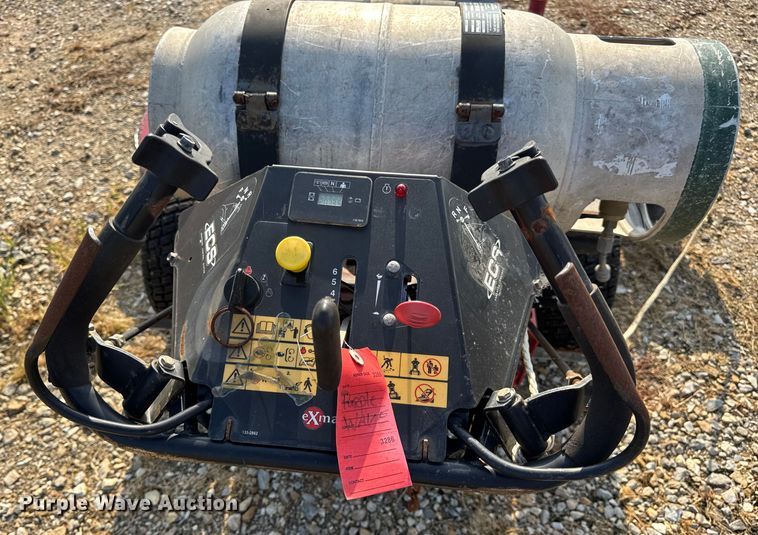 image for item EH7460 eXmark Turf Tracer TTX680PKC60400 lawn mower