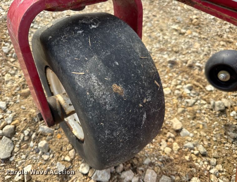 image for item EH7464 eXmark Lazer Z LZ5740PKC72400 ZTR lawn mower