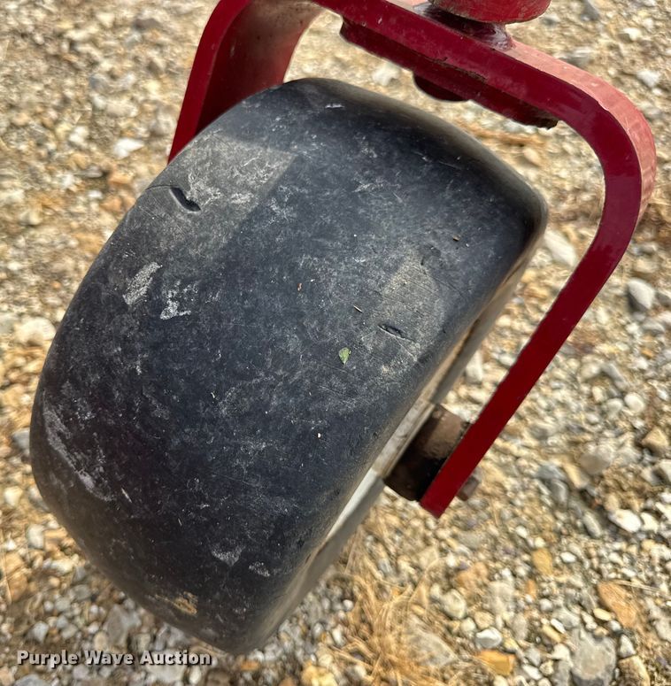 image for item EH7464 eXmark Lazer Z LZ5740PKC72400 ZTR lawn mower