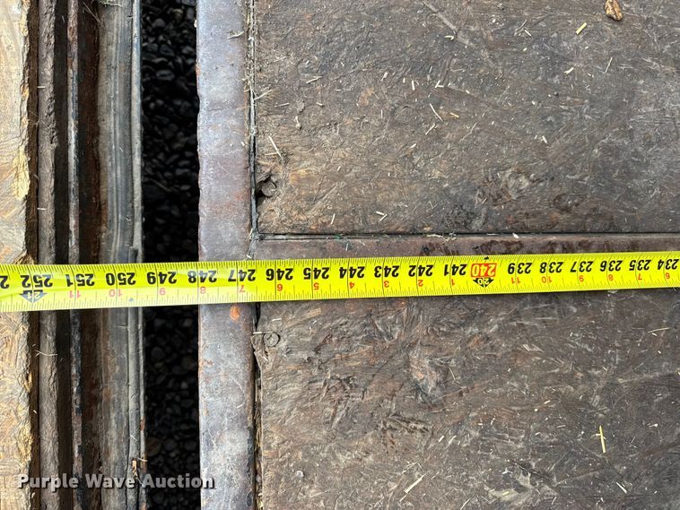 image for item EH7471 2015 Doolittle enclosed cargo trailer