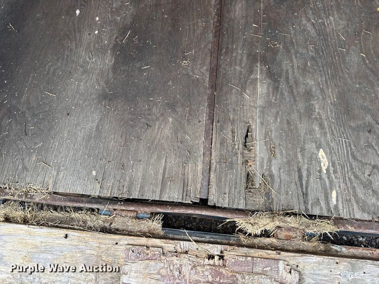 image for item EH7472 2014 Doolittle enclosed cargo trailer