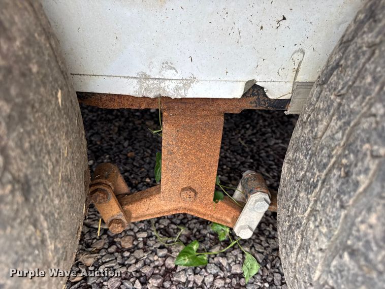 image for item EH7473 2010 Doolittle enclosed cargo trailer