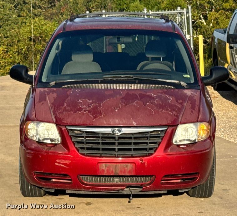 image for item EH7474 2007 Chrysler Town & Country LX SUV