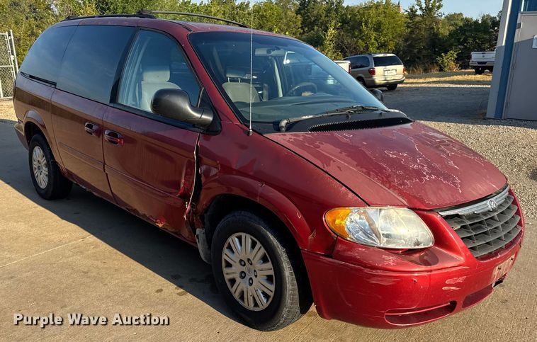 image for item EH7474 2007 Chrysler Town & Country LX SUV